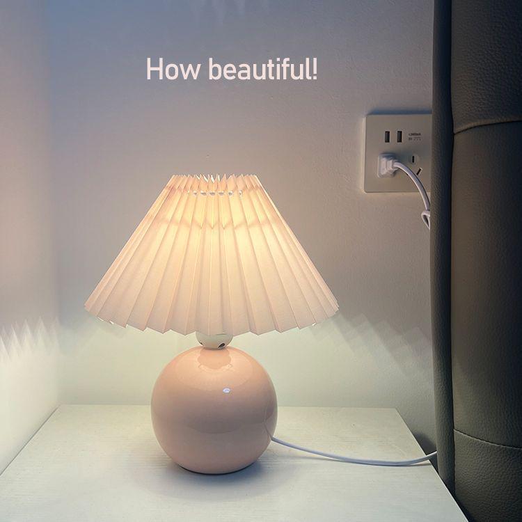Retro 2025 High-End Eye-Protection Desk Lamp: Luxury Sleep-Aid Atmosphere for Bedroom and Bedside.