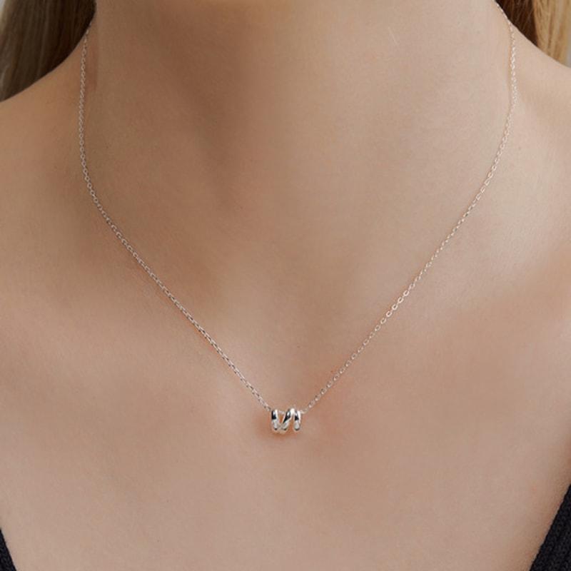 Hei Lilies Pendant Necklace