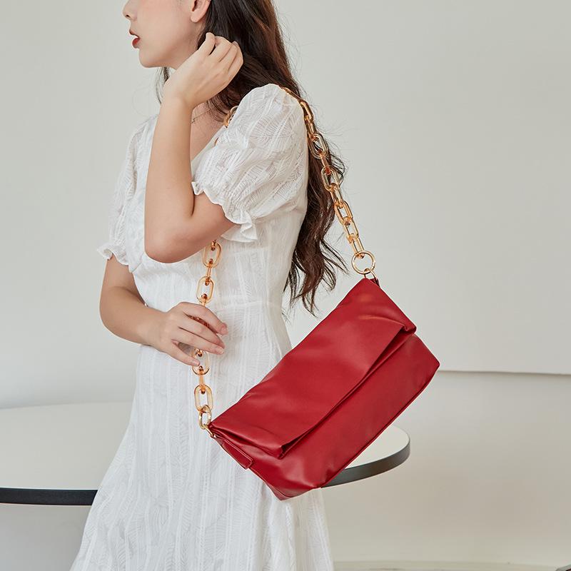 

Autumn and winter small bags, new bags, trendy women s bags, niche messenger bags, fashionable one-shoulder underarm small square bags.