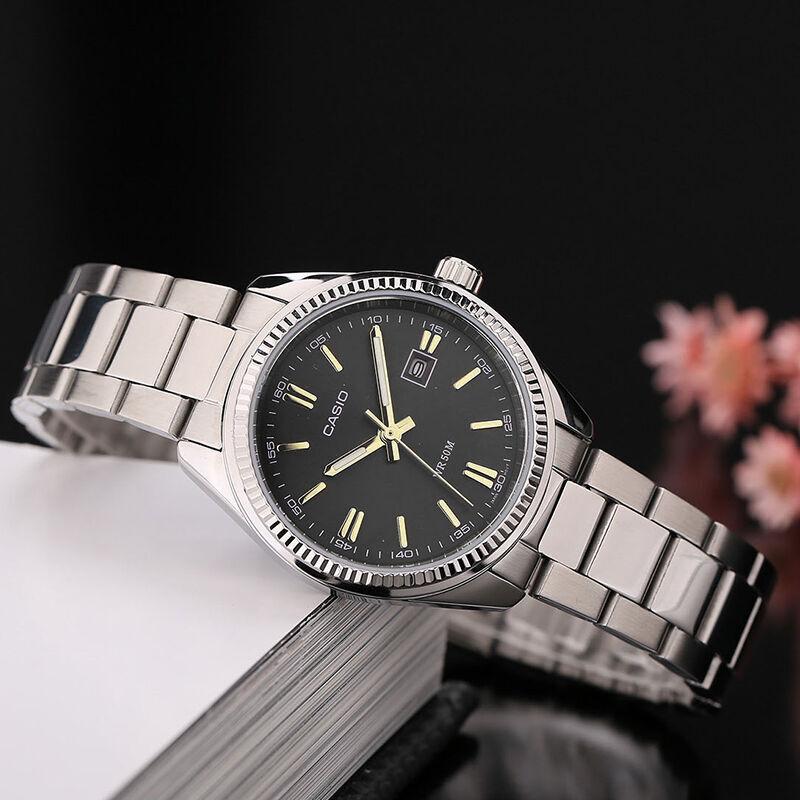 Casio STANDARD series fashion business retro literary versatile classic pointer date display quartz movement stainless steel strap LTP-1302D-1A2