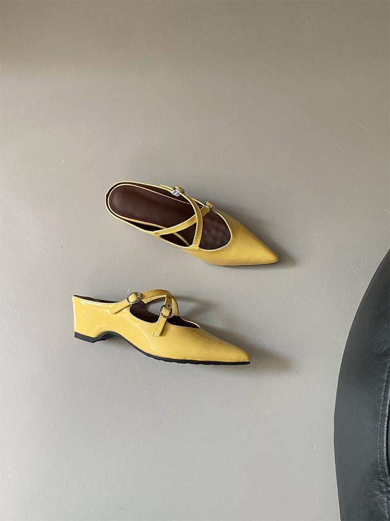 Retro Pointed Head Half Slippers Women's Shoes Wear Thick Heels Pointed Lazy Cool Slippers Summer