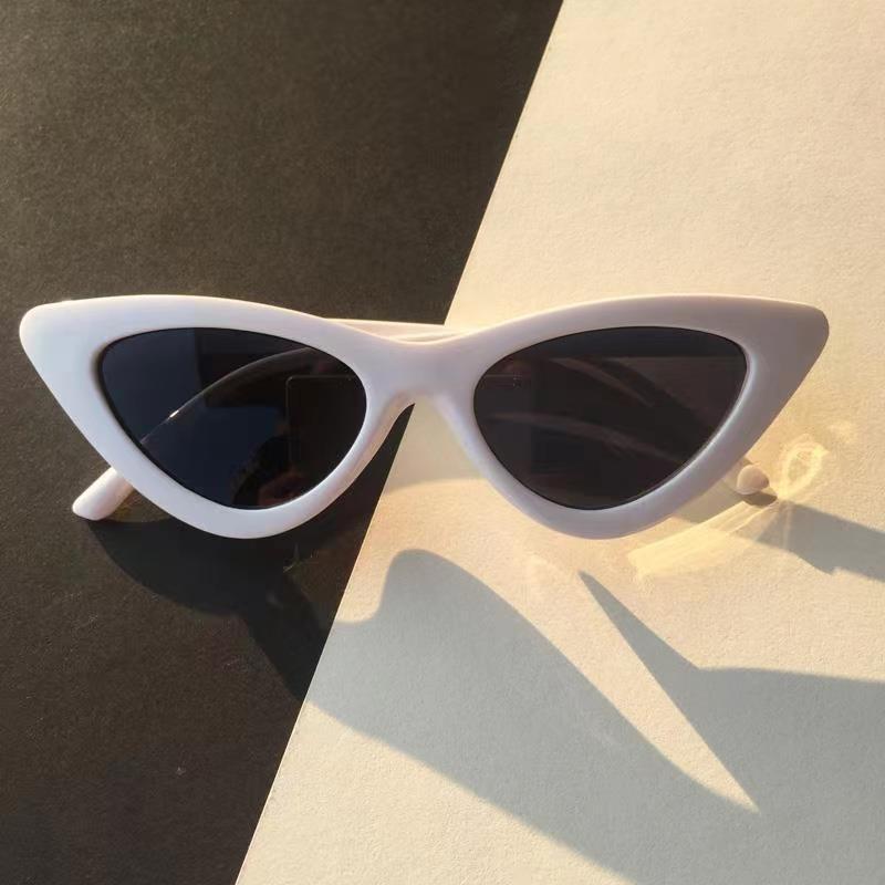New Small Frame Cat Eye Sunglasses Women Designer Fashion Vintage Eyewear UV400 Protection Gafas De Sol