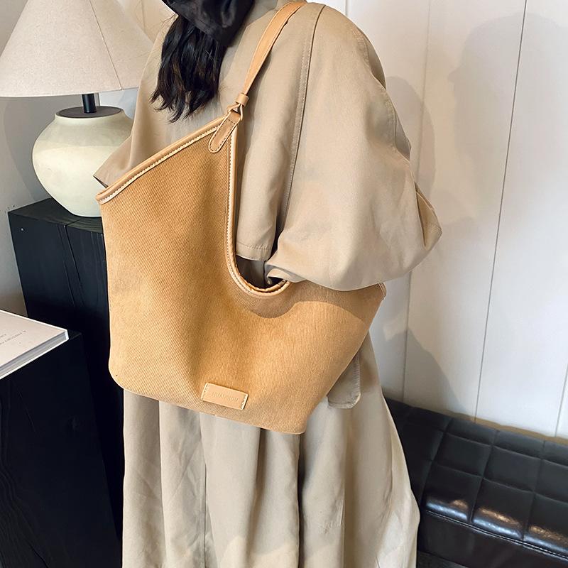 2025 New Large-capacity Tote Bag Women's Autumn and Winter New Casual Versatile Commuter Matte Shoulder Bag