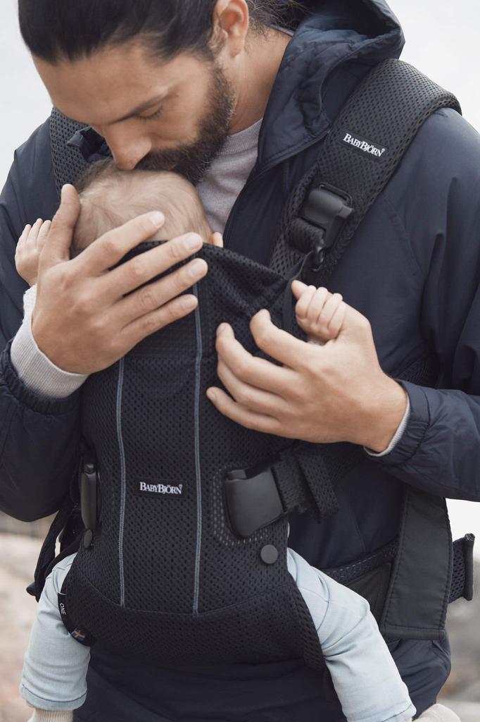 BabyBjörn ONE KAI Air Baby Carrier, suitable for babies 0-36 months, made with breathable mesh material, black, 4-way design.