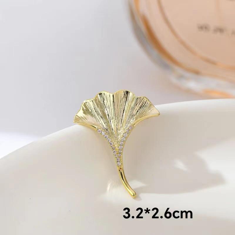 Elegant Luxury Brooch: Versatile and Exquisite Pin for Suit Jackets - Japanese and Korean Inspired Design