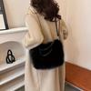Modische Handtasche aus Kunstfell für Damen, multifunktionale und modische Handtasche, geeignet für Herbst und Winter, diagonal oder über einer Schulter zu tragen