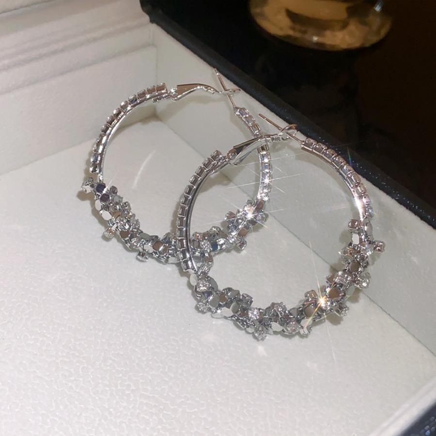 Koreanischer Stil 925 Silber Schmetterling & Quaste Ohrringe mit Zirkonia, Strass und Perlen Akzenten für Herbst/Winter.