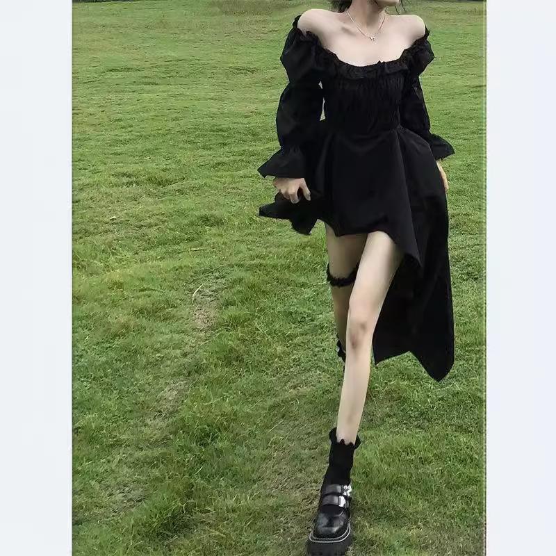 Spring and Summer Skinny Spice Girl Shoulder Black Hepburn Style Princess Dress Women's Niche Chic Design Sexy Short Dress