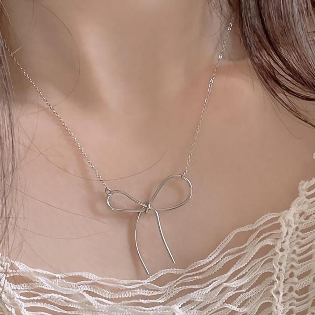 Women's Surgical Steel Thin Ribbon Silhouette Necklace