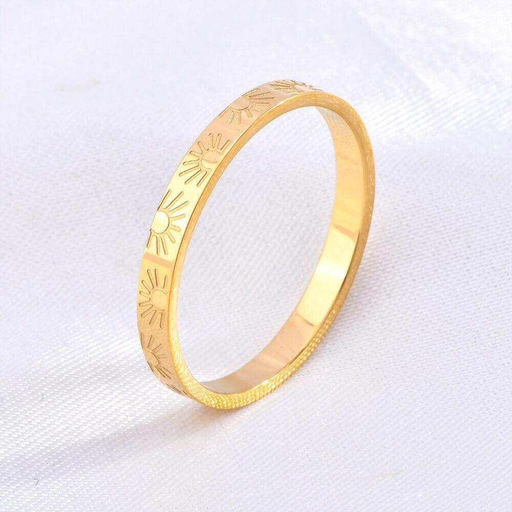 

1pc Slender Sunflower Titanium Steel Ring 10 золотий