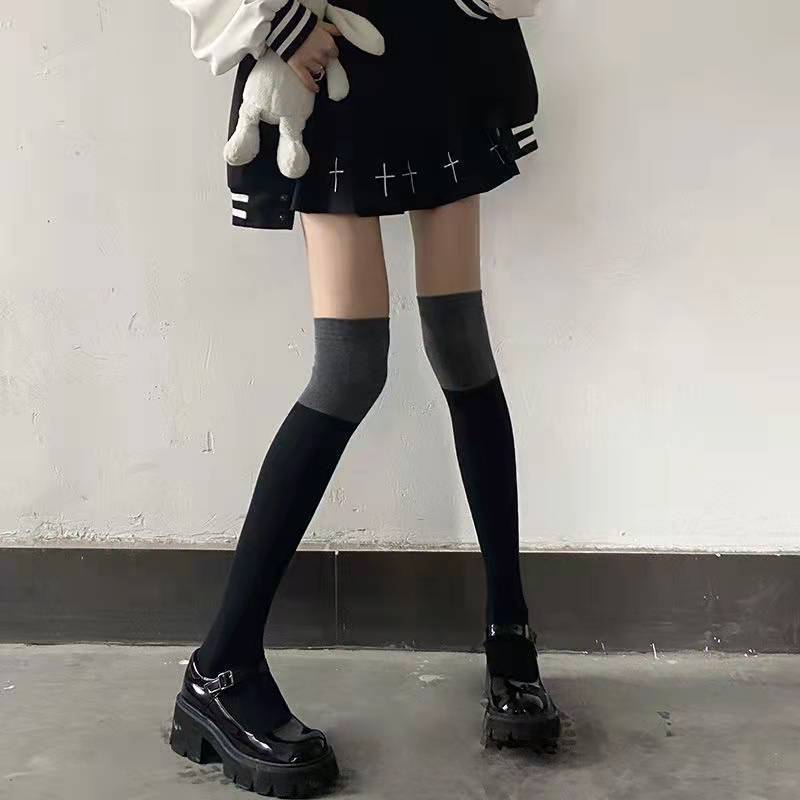 Color Matching Socks Women'S Ins Trendy And Versatile Autumn Black And Gray Spliced Knee Socks High Value Mori Black Calf Socks
