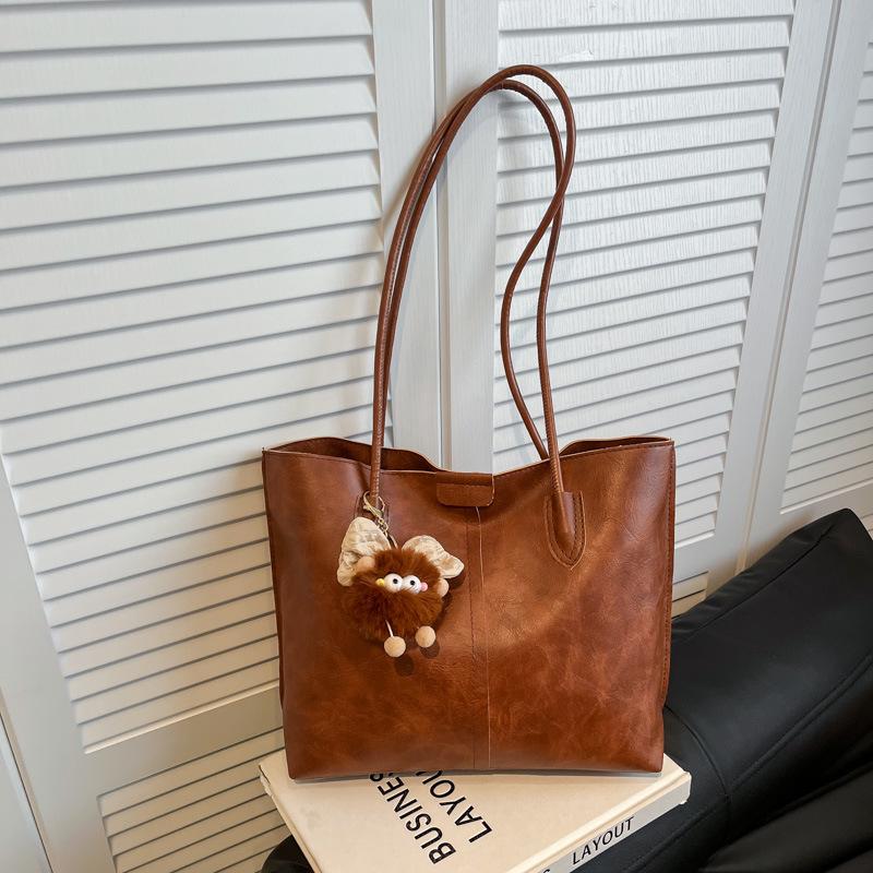 2025 New Retro Textured Women's Versatile Tote Bag - Large Capacity Shoulder Bag for Class and Commuting