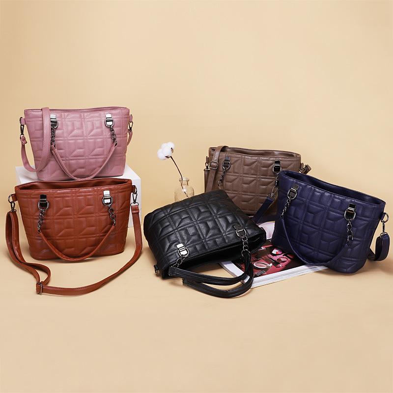 IELGY Messenger Bag Embroidery Thread Women's Bags Handbag Black Casual Style Fashion One-shoulder Rhombus European And American Chain