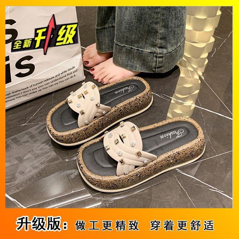 Ultra-light and ultra-soft ins trendy shoes, high-value slippers, women's Korean version of non-slip beach wear 2025 new fashion chair