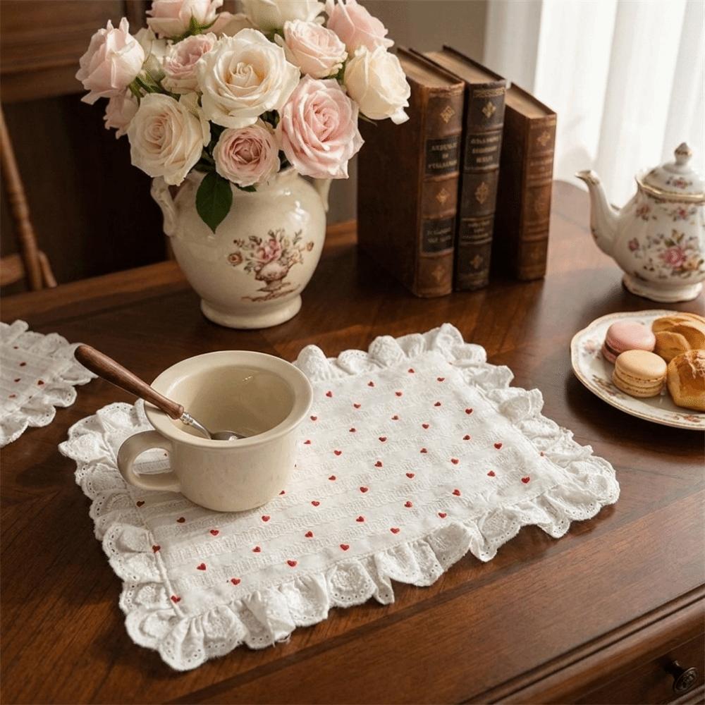 Mädchenhafter Stil Spitze Rüschen Platzsets Quadratisch/Rund Romantische Isolierunterlage Polyester Weiche Herzmuster Platzsets Teeparty