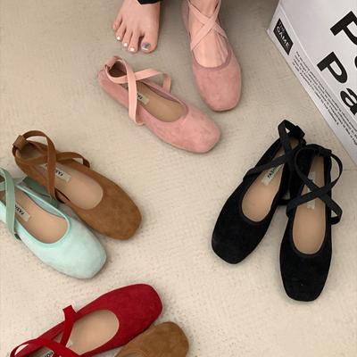 2024 Nuove scarpe da ballo piatte primaverili ed estive Scarpe da donna Scarpe Mary Jane retrò Punta quadrata Bocca bassa Nuove scarpe da donna incrociate