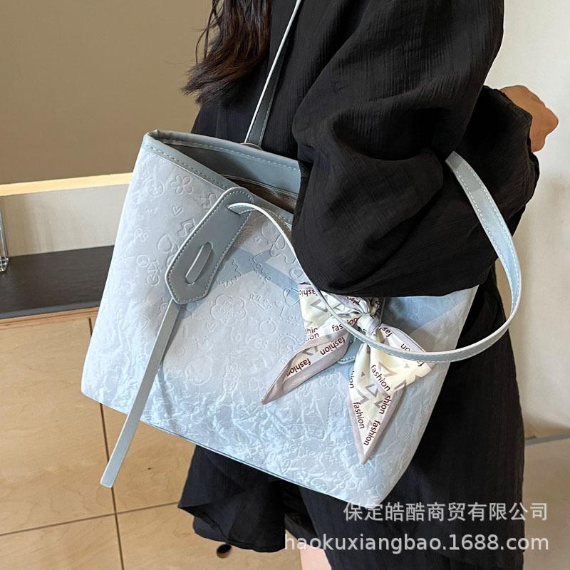 Fashion Commuter Large-capacity Bag Women's 2025 New College Student Class Bag Casual Versatile Shoulder Bag Tote Bag