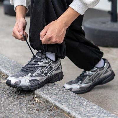 D1GH2229-19 Neutral All-Season Running Shoes