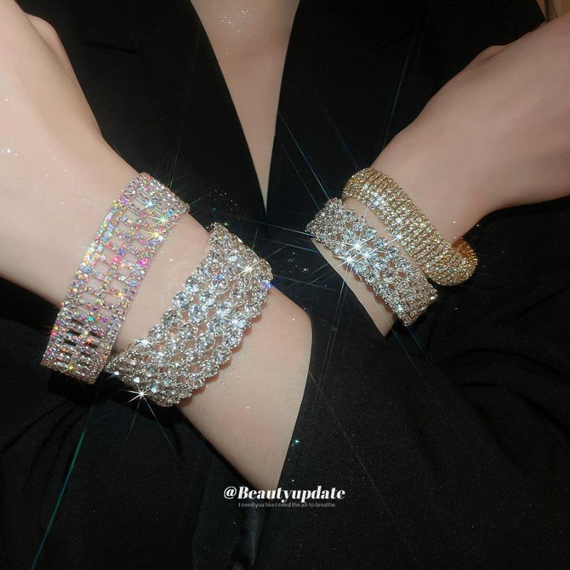 Metal diamond-set round opening bracelet, court style niche temperament bracelet, light luxury and high-end jewelry.
