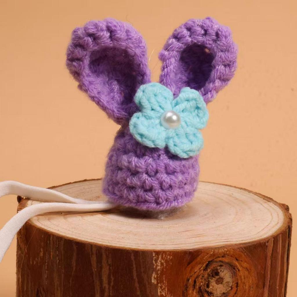 Valentine's Pearl Desktop Goose Set with Mini Knitted Hat & Adjustable Wings Clothing