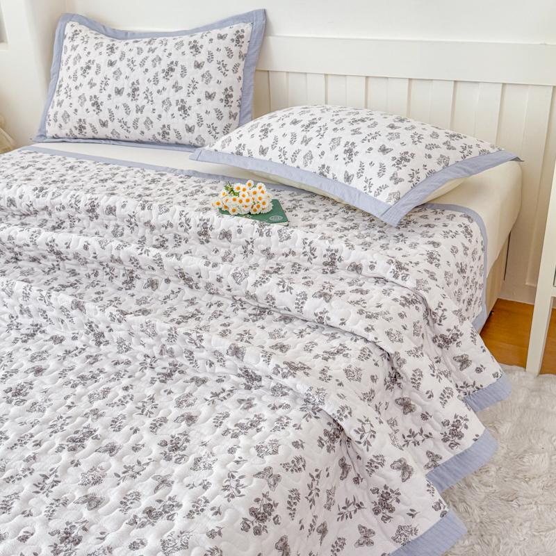 1Pc Purple Flower Quilted Bedspreads For Bed Thick Patchwork Blanket Single/Queen/King Floral Style Quilted Duvet Soft Bedspread