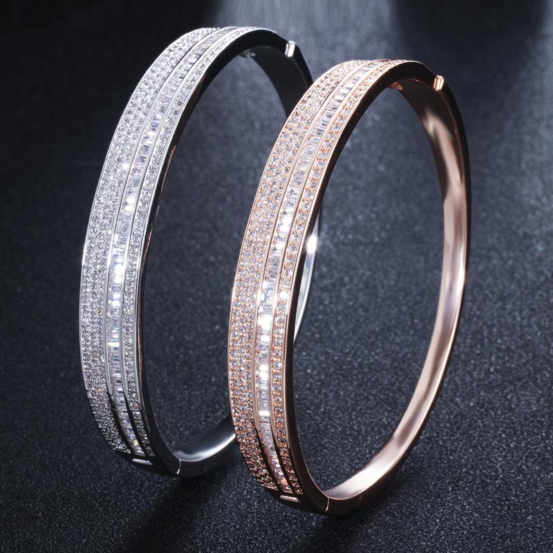 S0130 Atmospheric Spring Buckle Women'S Bracelet, Slightly Inlaid With Three Rows Of Aaa Zircon Jewelry.