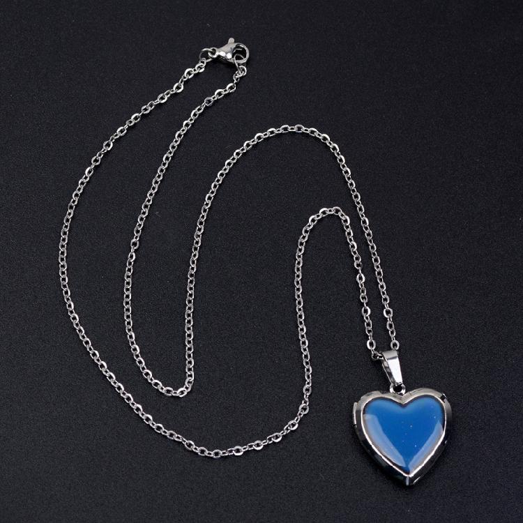 Love Photo Box Pendant Neckchain Temperature Sensitive Color Changing Clavicle Chain Jewelry Elegant Necklace Ornament