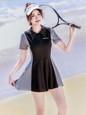 Women's Patchwork Slimming One-Piece Swimsuit - Elegant and Conservative Swimwear for Vacation or Hot Springs
