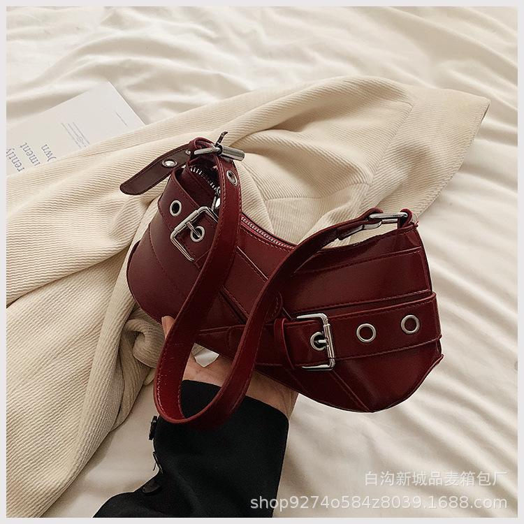 

Manufacturer customizes fashionable underarm small bag women s 2025 new trendy versatile commuter bag French shoulder messenger bag червоний