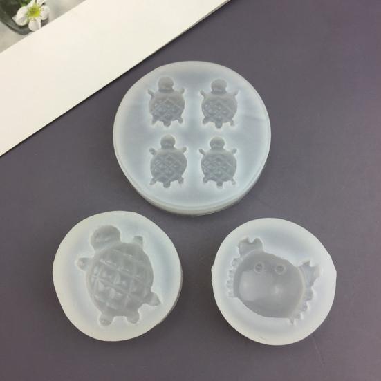 2Pcs Cute Turtle Crab Mold Food-Grade Silicone Mold Chocolate Resin Soap Mold Easy-Release Reusable Baking Mold for Cake Decor Decompression Toy