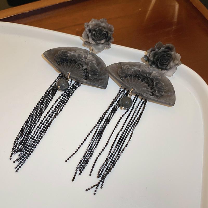 Geometrische Ohrringe im antiken Stil: Elegantes Design für Damen-Qipao-Accessoires