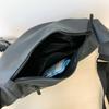 Crossbody Tasche für Damen und Herren mit verstellbarem Riemen und Reißverschlusstasche vorne Umhängetasche