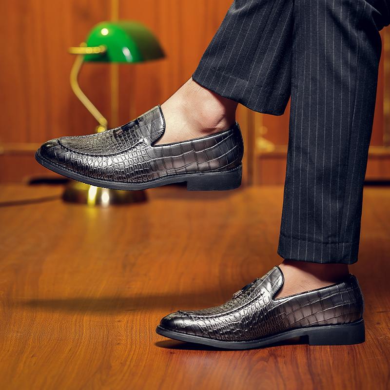 Fashion Size 39-46 Business Men Loafers British Casual Fashionable Office Leather Shoes European American Gentleman's Social Shoes Men