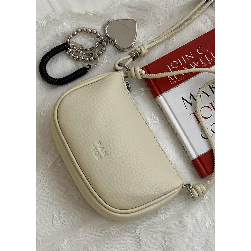 

Весенняя мода сумка подмышку с узором личи женская 2025 новая простая маленькая квадратная сумка универсальная на плечо сумка-мессенджер