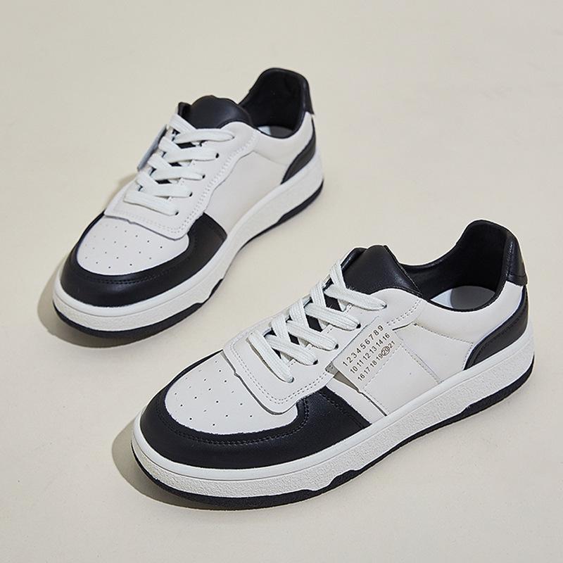 

2023 Женские белые универсальные повседневные туфли на плоской подошве из натуральной кожи, размеры 41-43 36