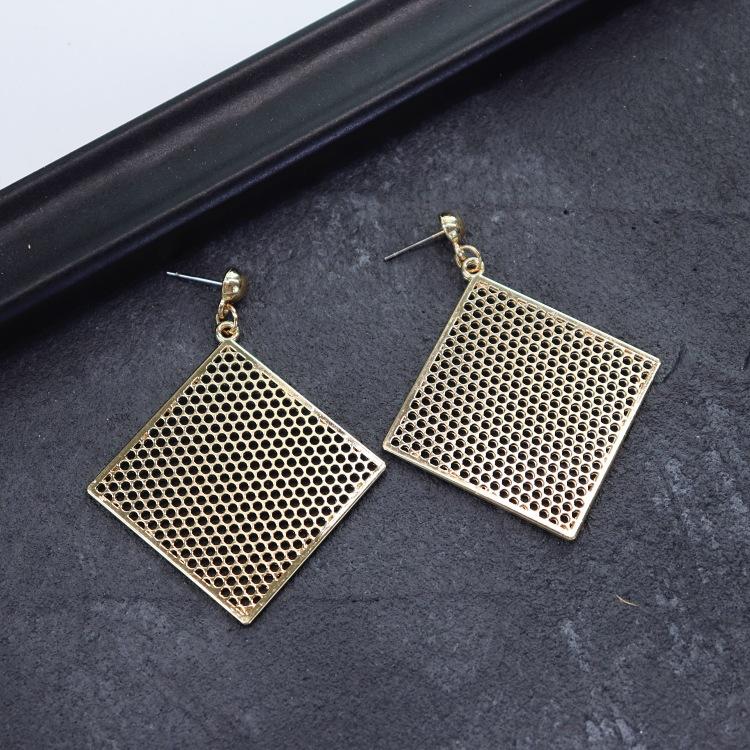 Personalized French Dumb Gold Stud Earrings Female Exaggerated Internet Celebrity Simple Metal High-end Earrings Retro Temperament Earrings