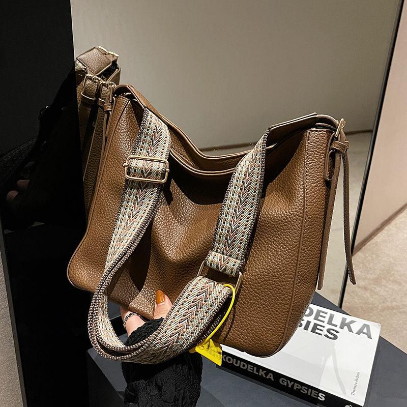 Premium bag women's large-capacity new trendy fashion broadband shoulder messenger bag simple texture bucket bag