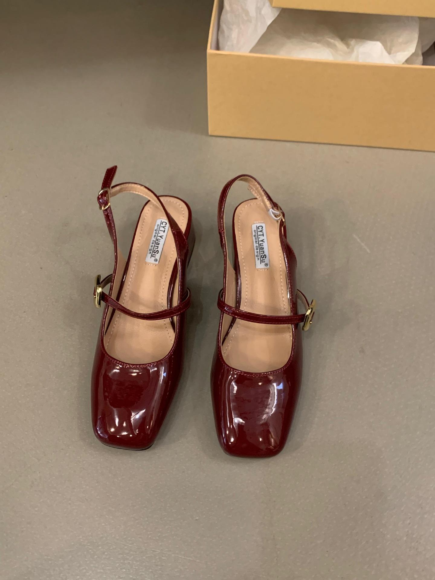 

Французские красные туфли-сандалии с квадратным носом на среднем высоком каблуке, серебристые туфли-лодочки Мэри Джейн, новинка лета 2025 35 красный