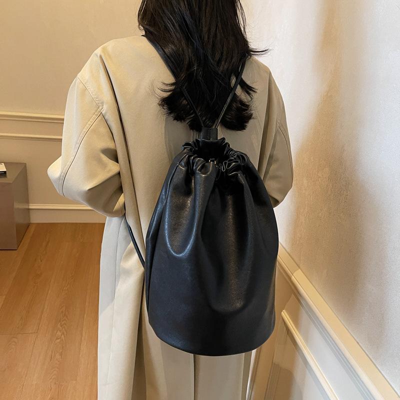 Pu weiche Umhängetasche Damen Herbst und Winter neue Mode Retro Bucket Bag lässiger Rucksack mit großem Fassungsvermögen