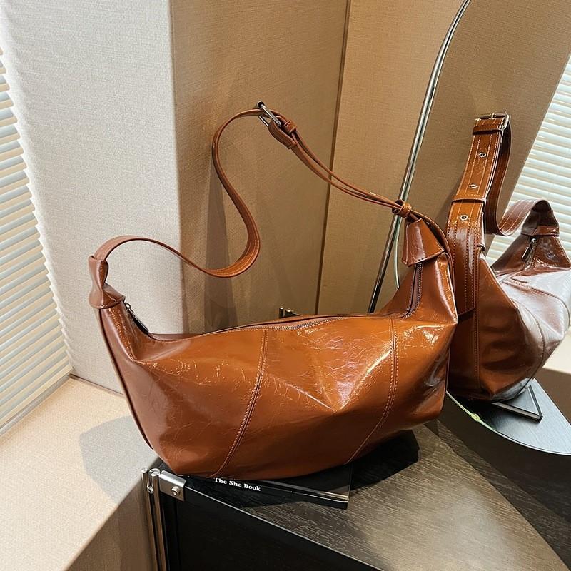 Ielgy Large-Capacity Autumn Winter Niche Design One-Shoulder Messenger Commuter Dump
