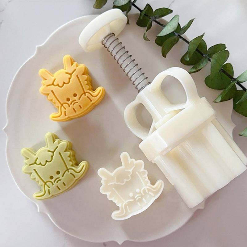 Dragon Head Chinese Cake Stamp Traditional Chinese Cake Mold with Cute Pattern for Festive Celebraation
