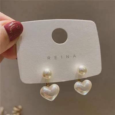 Orecchini a cuore di perle dolci e alla moda: Carini orecchini a due pezzi con ago in argento 925, versatili e semplici per l'uso quotidiano.