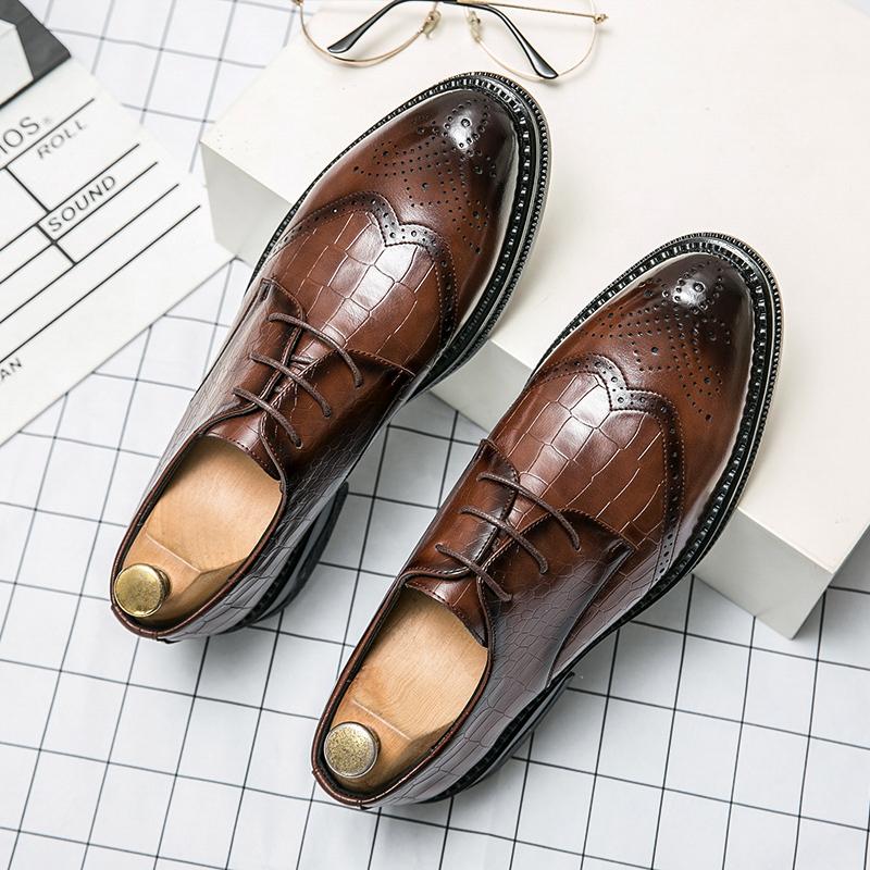 Fashion Italian Brand Men's Leather Casual Shoes Classic Brown Brogue Shoes Office Commuting Men's  Business Work Shoes Versatile