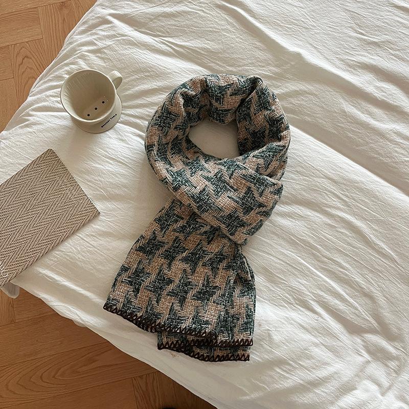 2024 New Black and White Scarf for Women's Winter Luxury Versatile Imitation Cashmere Scarf