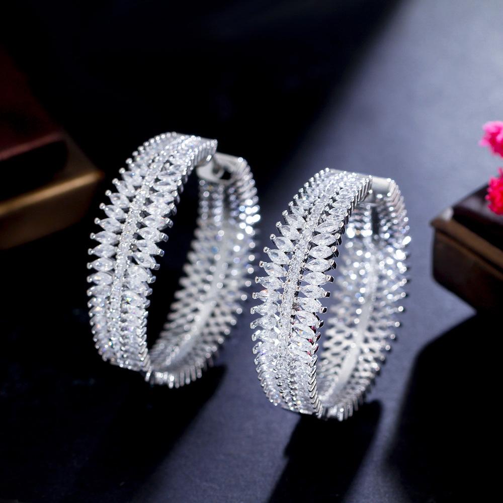 

Дизайн в стиле легкой роскоши, серьги-пшенички, ювелирные изделия, микроинкрустация цирконом, серьги-большие кольца белого золота