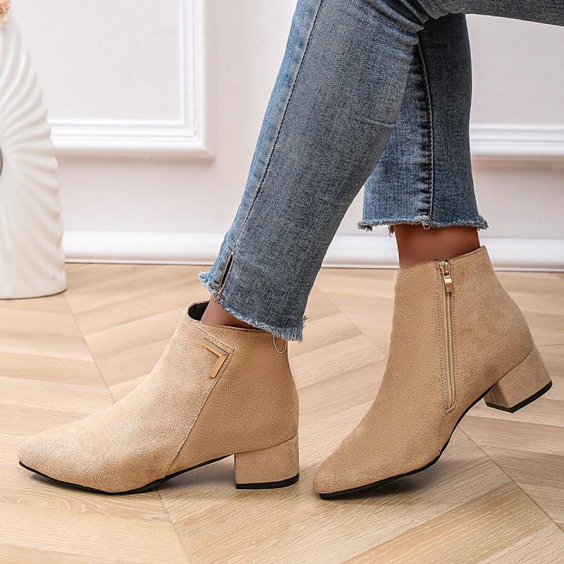 Fashion Casual Metal Decoration Solid Suede Ankle Boots Women Pointed Toe Medium Heel Chelsea Boots Women 2025 Classic Winter Shoes