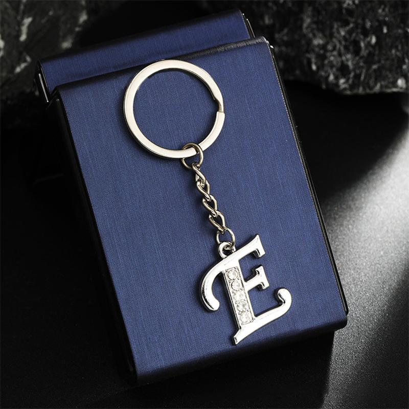 Porte-clés Mode Alphabet A-Z Charms Lettre Tendance Créatif Porte-clés 26 Initiales Pendentif Accessoires de Décoration de Sac à Dos Cadeau