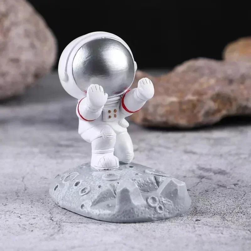 Astronaut Mobile Phone Stand Universal Support Frame Flat Stand Bed Decoration Lazy Stand Creative Decoration Car Decoration