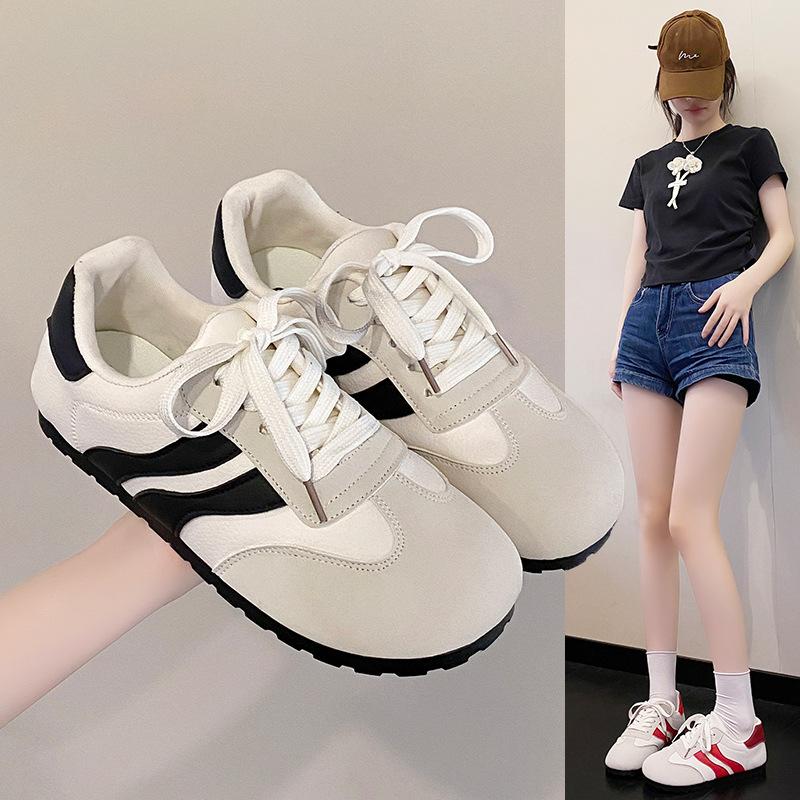 

Retro versatile and lightweight flat-bottomed women s autumn and winter low-top board shoes 35 чорний