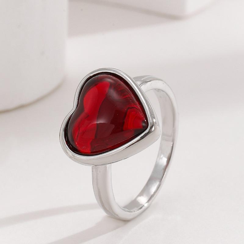 Attractive Silver Color Inlaid with Red Stone Heart Rings  Gorgeous  Party Engagement Wedding Rings for Women Jewelry